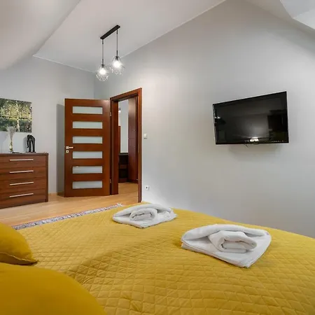 Rentplanet - Gorace Zrodla Apartament *